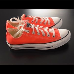 PINK CONVERSE - men’s size 5  / women’s size 7